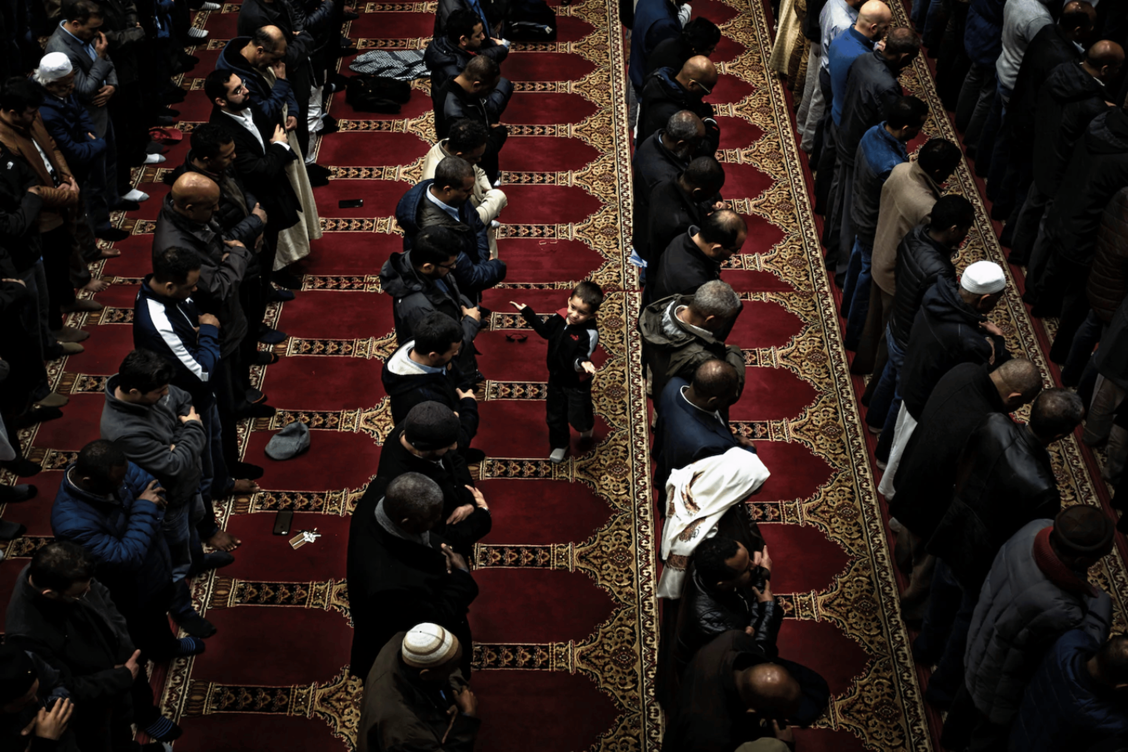 Washington Post: "Mosques cancel Friday prayers as leaders face a dilemma of whether to close"